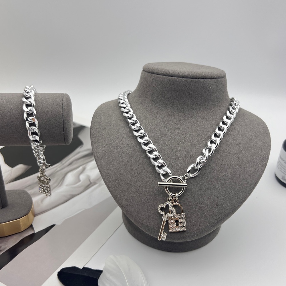 Silver Chain Necklace and Bracelet Set